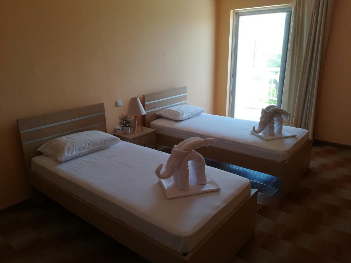 Eleftheria'S Apartments Eratiní Ngoại thất bức ảnh